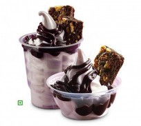 Last Hour Deal WALNUT WITH BROWNIE & HOT FUDGE( REGULAR)(1+1)